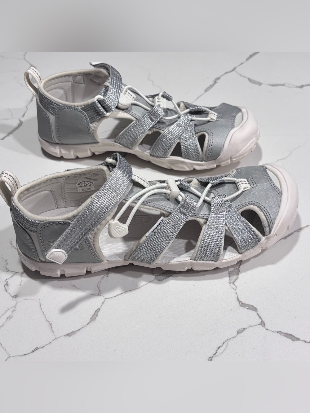 Keen Silver Glitter Moxie Sandals Waterproof Outdoor Hiking Play Shoes Girls 4